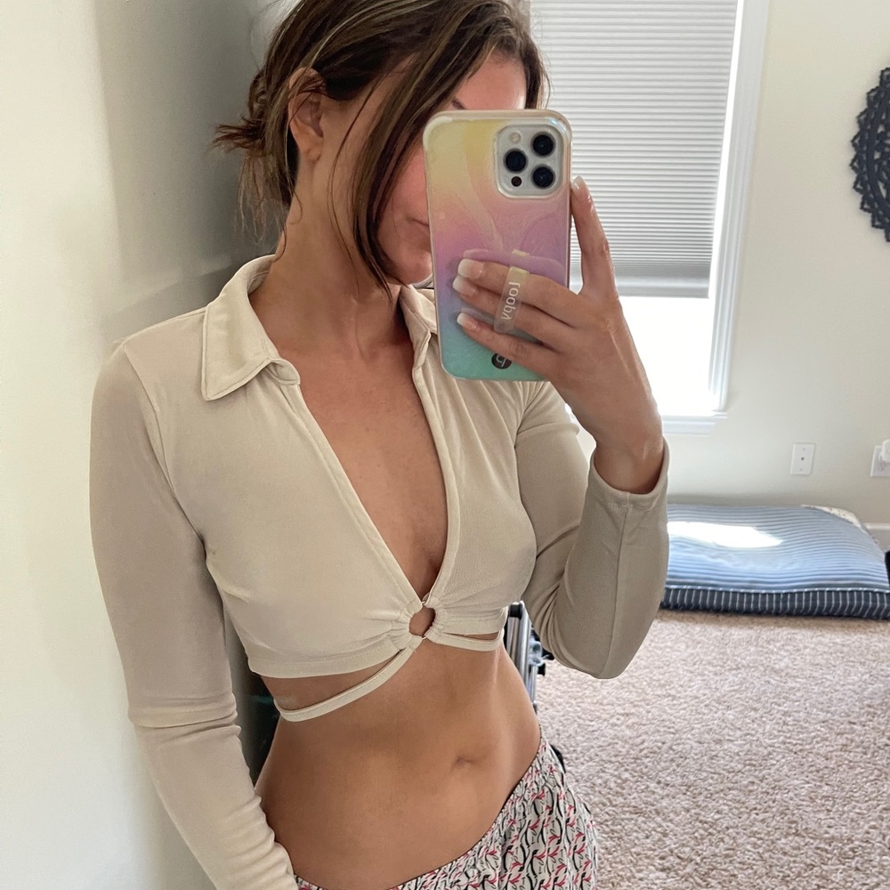 Collared O Ring Tie Crop Top